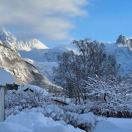 Ferienwohnung Andalsnes Gustehouse Exterior foto